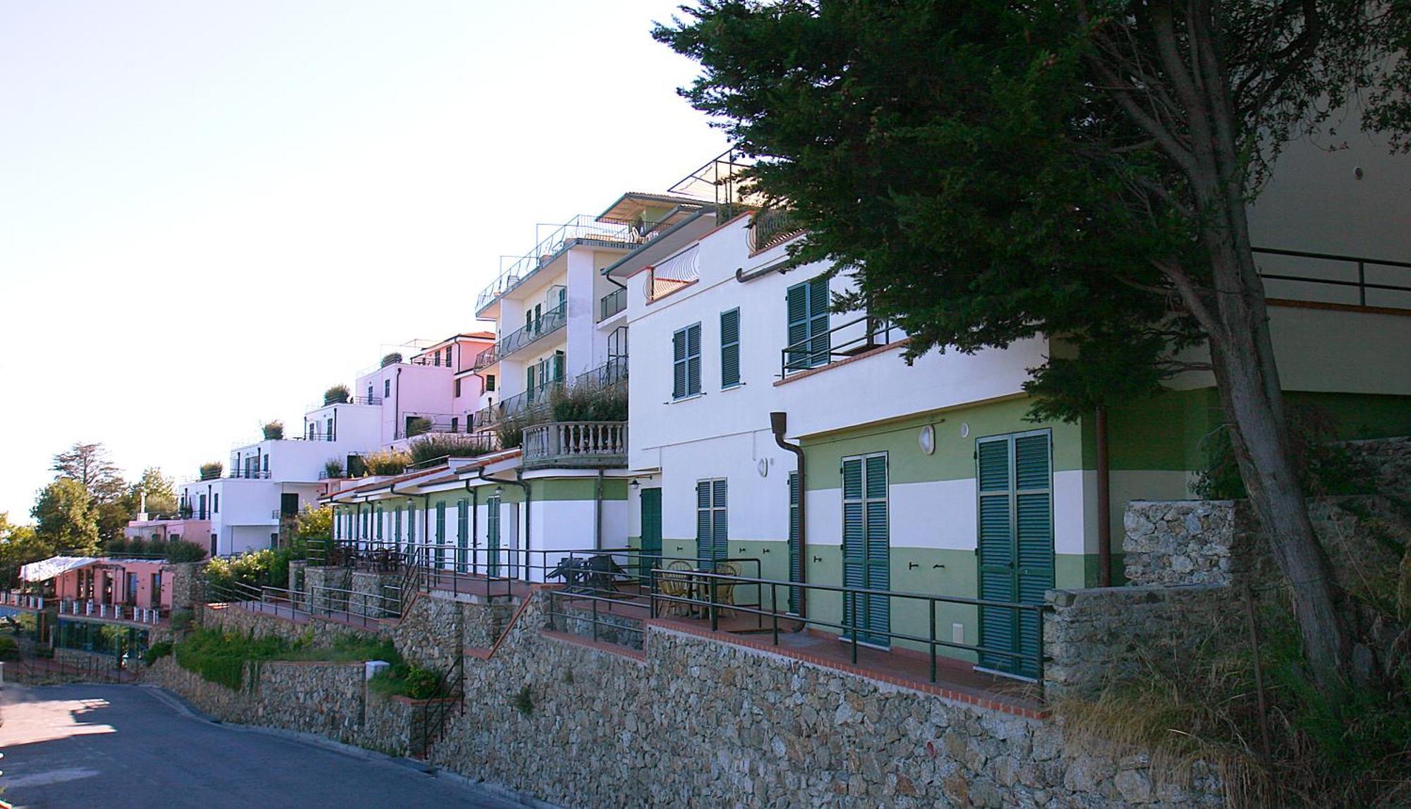 Residence Borgo San Sebastiano Bergeggi Eksteriør billede
