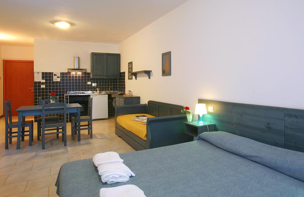 Residence Borgo San Sebastiano Bergeggi Værelse billede